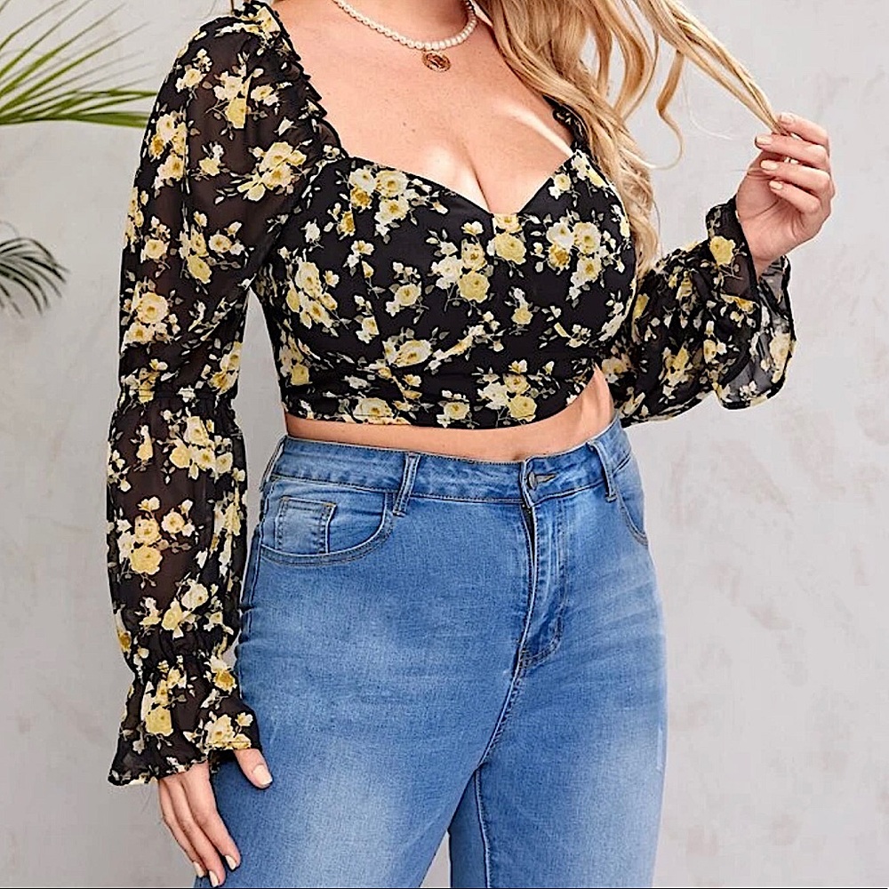 Floral long-sleeve flouncy Crop Top